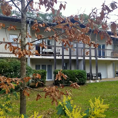 T4 Avec Wi-fi Et Parking Dans Résidence Avec Activités - Fr-1-239-1125 Apartment *