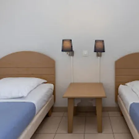 T4 Avec Wi-fi Et Parking Dans Résidence Avec Activités - Fr-1-239-1125 Apartment *